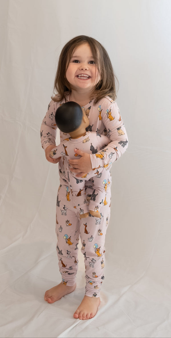Pink bamboo two-piece pajamas for toddlers and kids dog puppy print